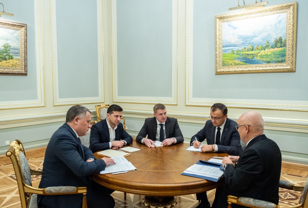 Президент України Володимир Зеленський прийняв вірчі грамоти у низки країн