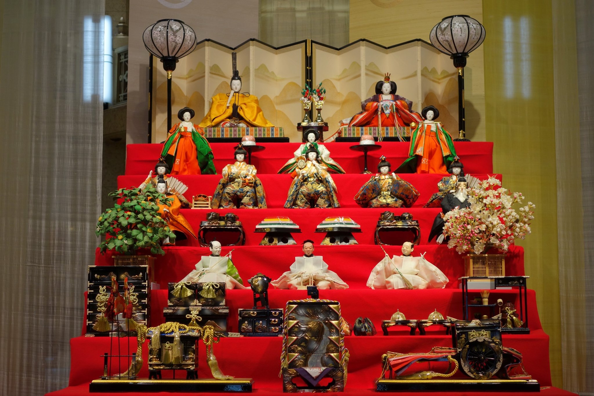 Хіна Мацурі - Японія святкує День Дівчаток або Свято Ляльок