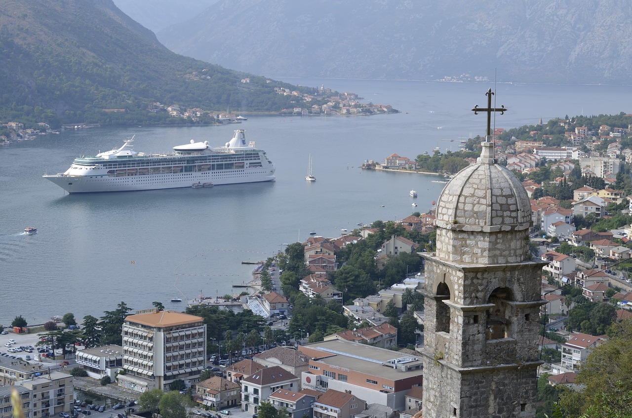 Чорногорія посилила правила в'їзду для іноземних туристів