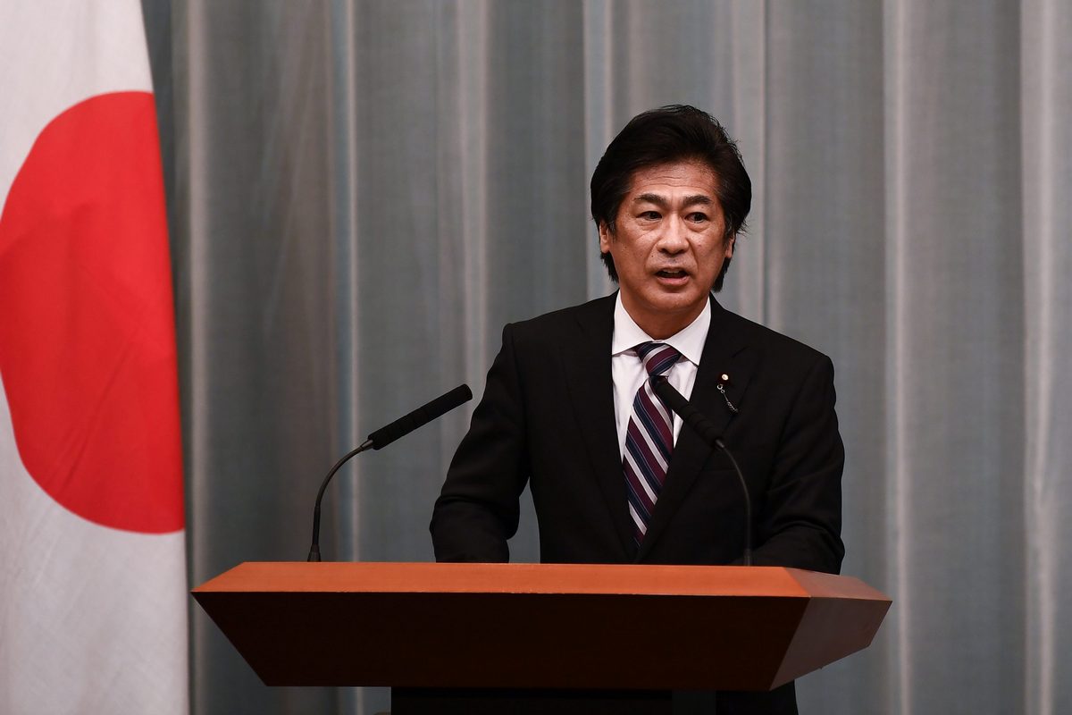 Министр здравоохранения Японии извинился за нарушение протокола COVID-19