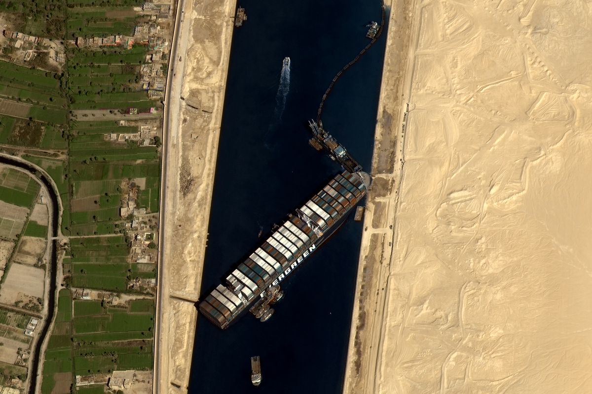 The Suez Canal administration is demanding more than $ 1 billion in damages