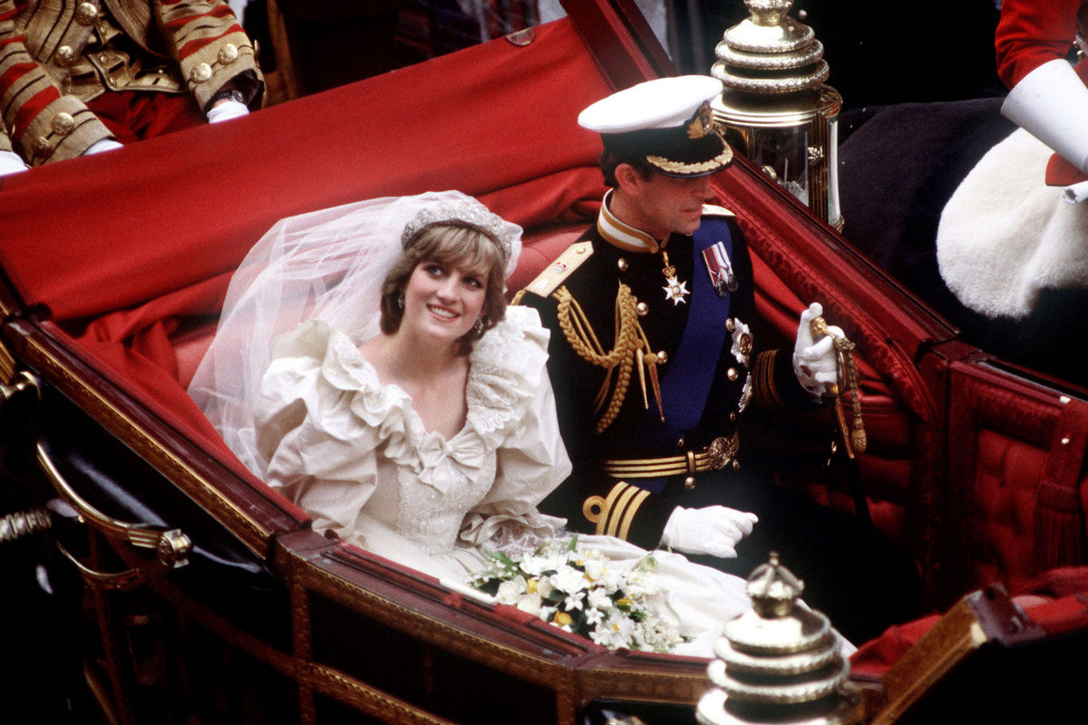 Princess Diana's wedding dress will be shown at Kensington Palace