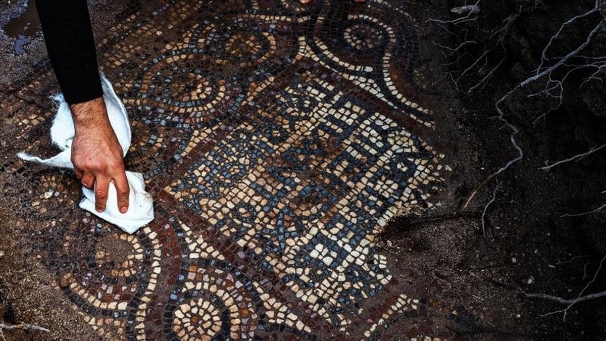 В Турции во время ареста преступников обнаружили монастырь и мозаику возрастом 1500
