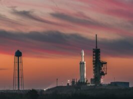 SpaceX запускає на МКС 4 астронавтів