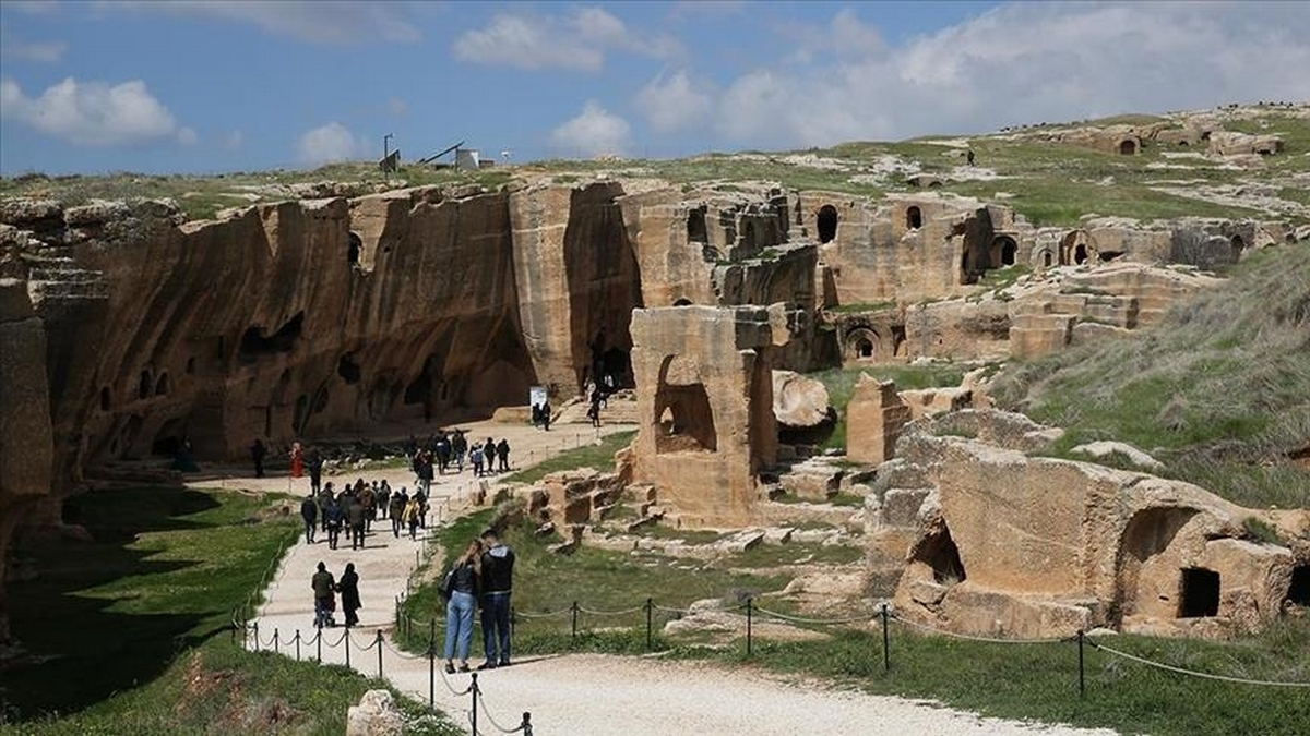 Rich historical monuments in eastern Turkey attract tourists