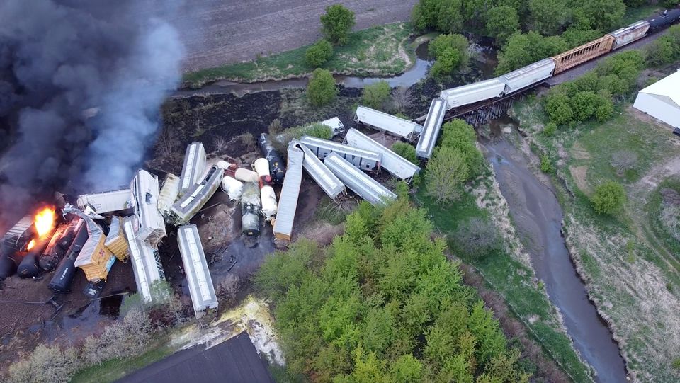 In the United States, a train with ammonia derailed. People are being evacuated