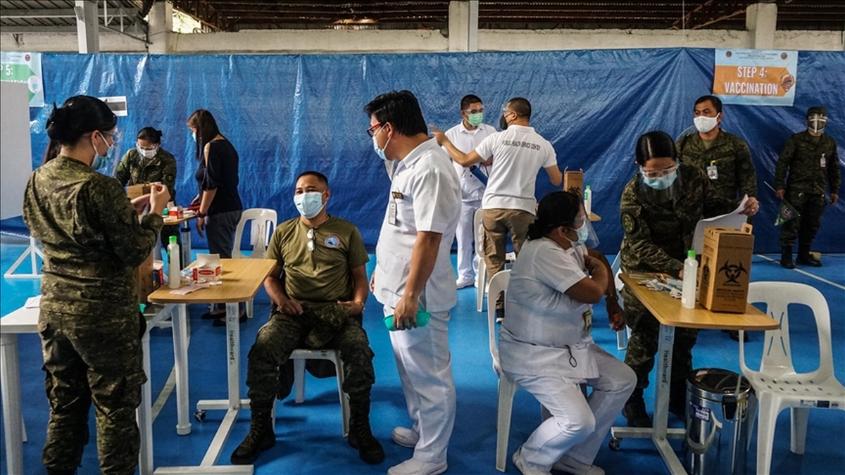 Президент Филиппин грозит тюрьмой тем, кто откажется от вакцины от коронавируса