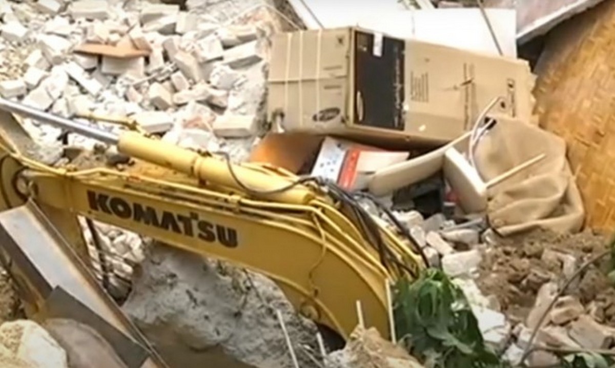 A building collapsed in Belgrade and people were evacuated