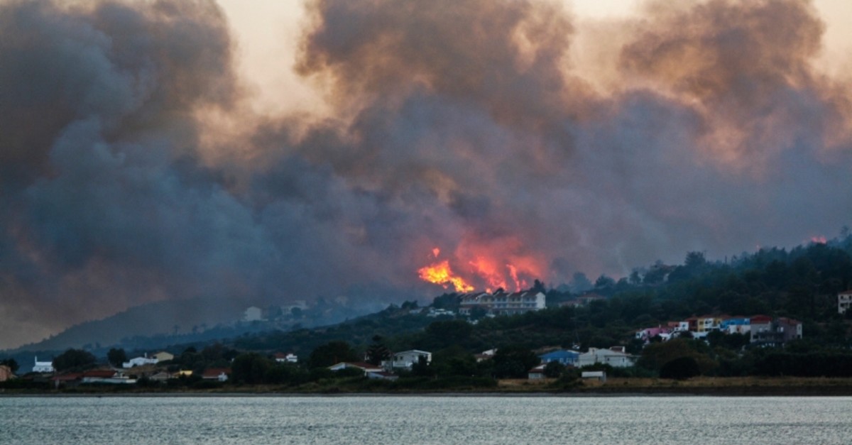 A large-scale fire is raging on the Greek island of Samos, and people have been evacuated