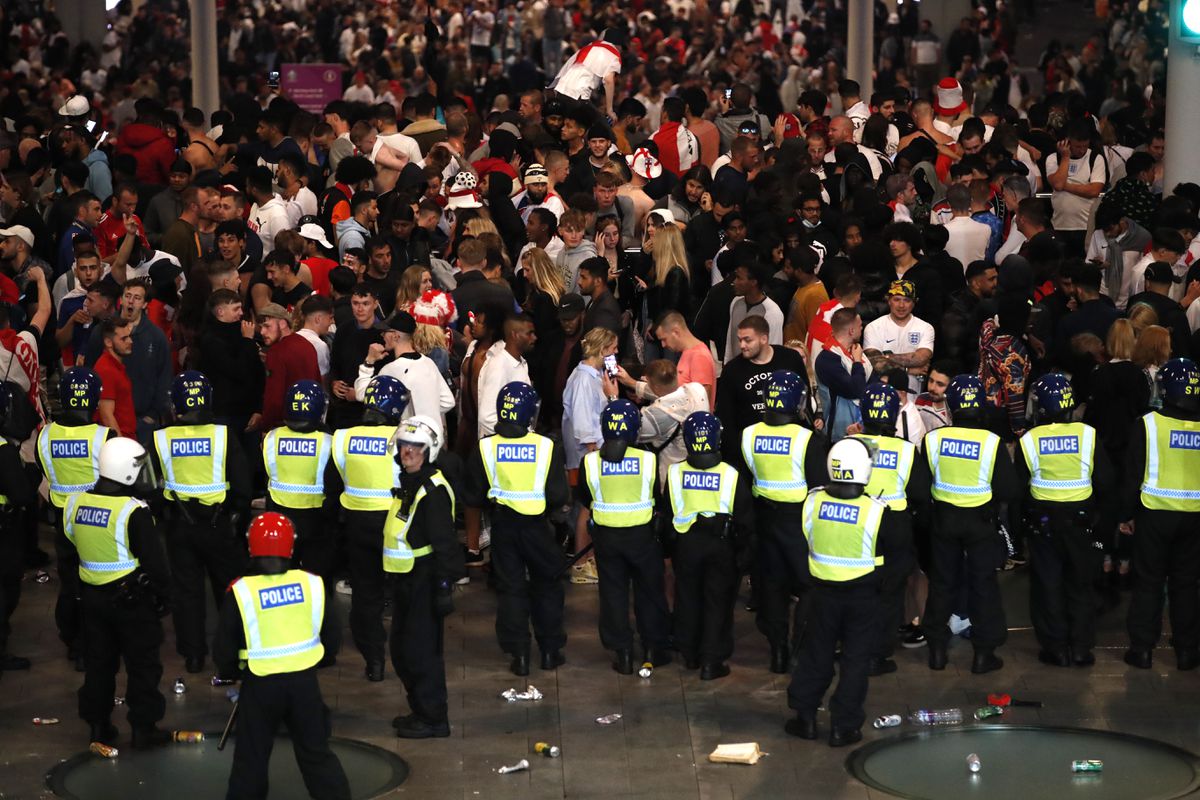 19 policemen were injured: 49 people were detained in London on the day of the Euro 2020 final