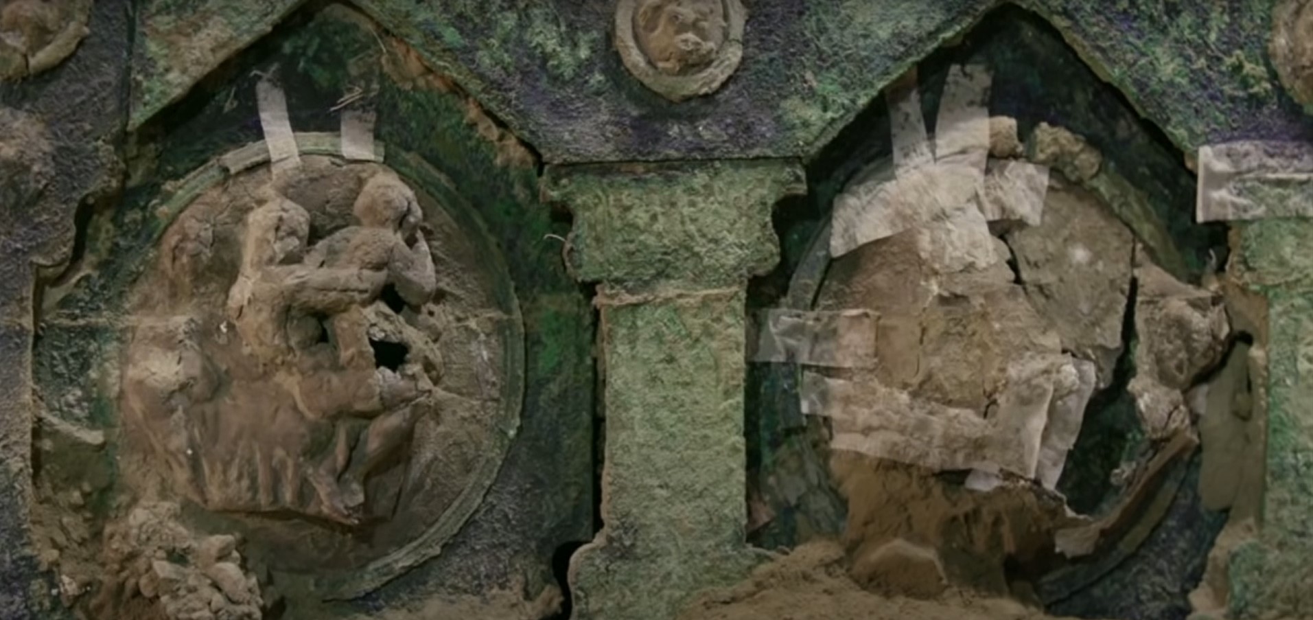 При раскопках в Помпеях обнаружена повозка, полностью сохранившаяся с 1-го века н.э.