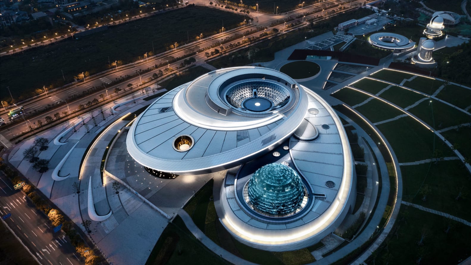 В Шанхае открылся крупнейший в мире планетарий