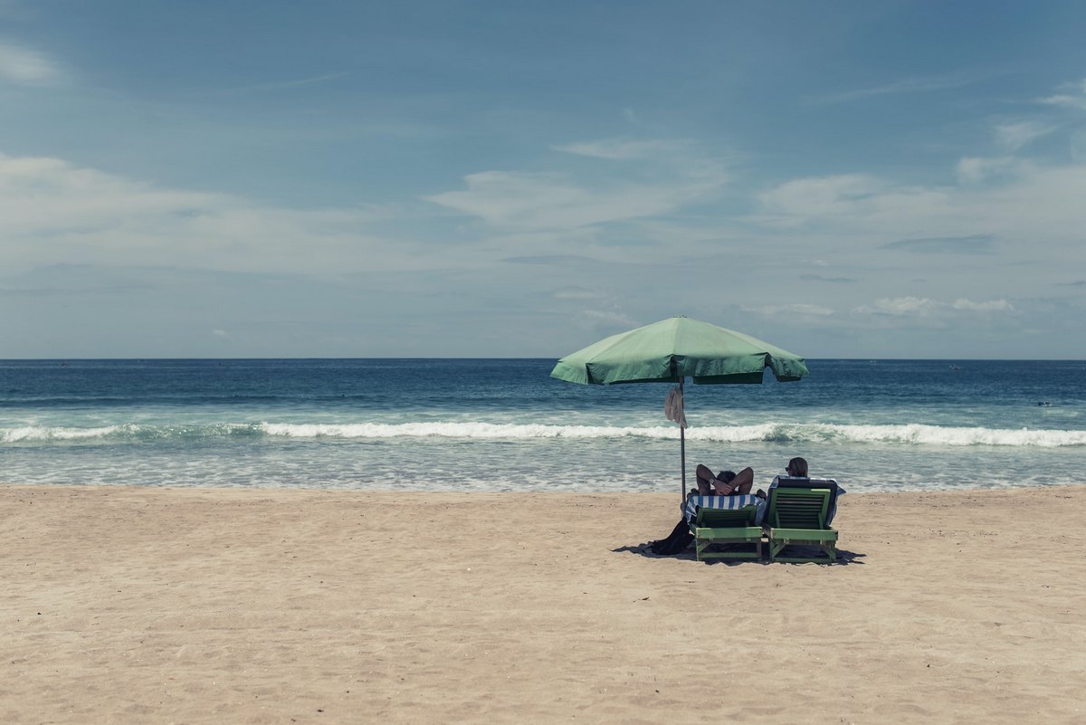 В Болгарии появились пляжи с бесплатными шезлонгами и зонтиками