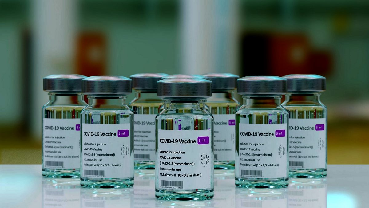 Словакия продает большую часть доз вакцины Sputnik V обратно в Россию