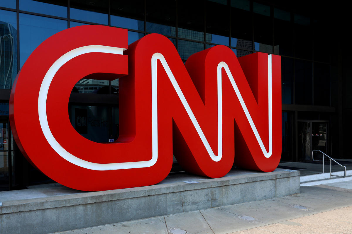 CNN звільнила трьох нещеплених співробітників