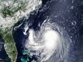Ураган «Генрі» обрушився на США, очікуються повені, місцями почалася евакуація