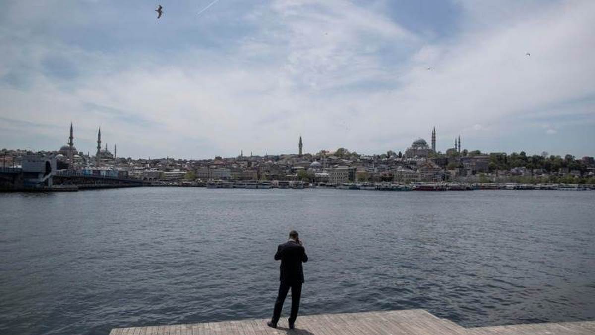 Туреччина посилює протиепідемічні заходи в кінотеатрах і ресторанах
