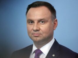 Президент Польши высказался против обязательной вакцинации