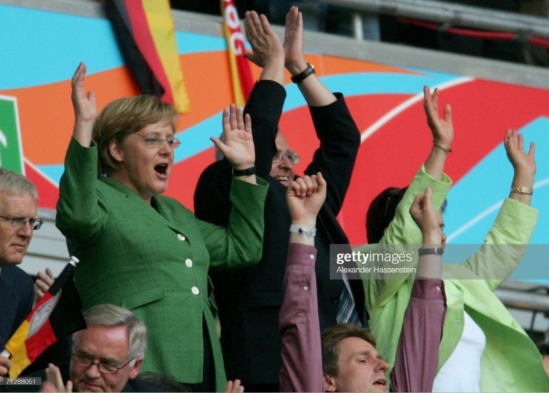 Конец эпохи Меркель: самые запоминающиеся кадры из самой влиятельной женщиной в мире