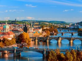 Чехія посилює вимоги до в'їзду для прибуваючих з низки країн
