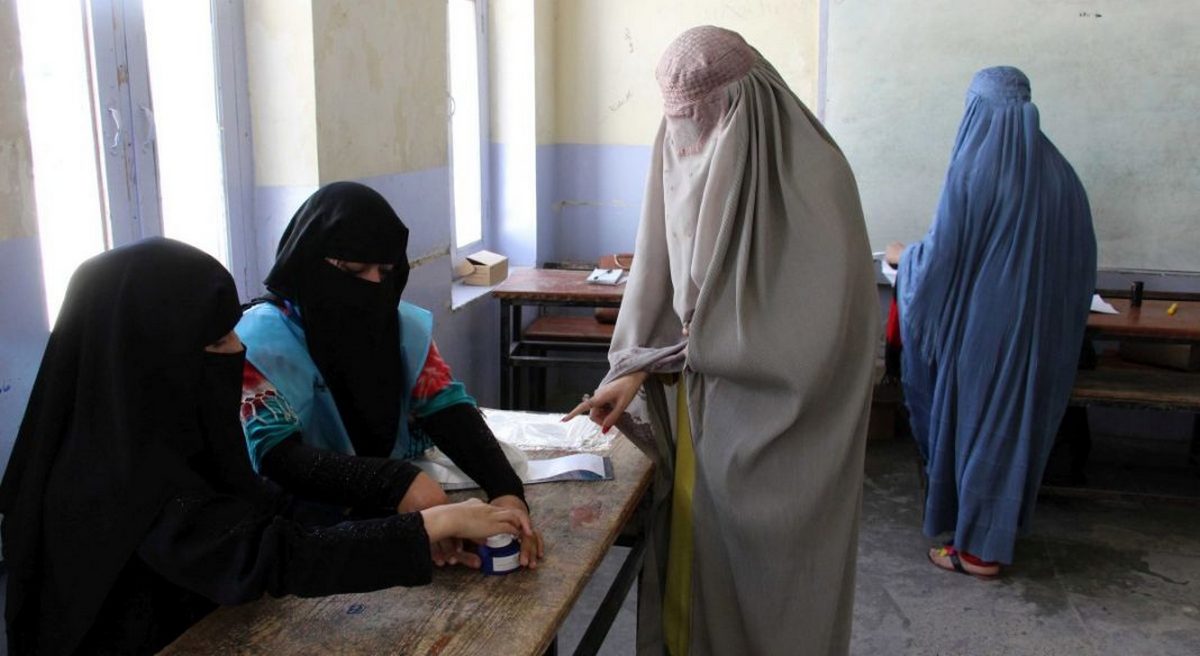 «Талибан» навязывают 8 правил для женщин: в случае нарушения их забивают камнями и убивают