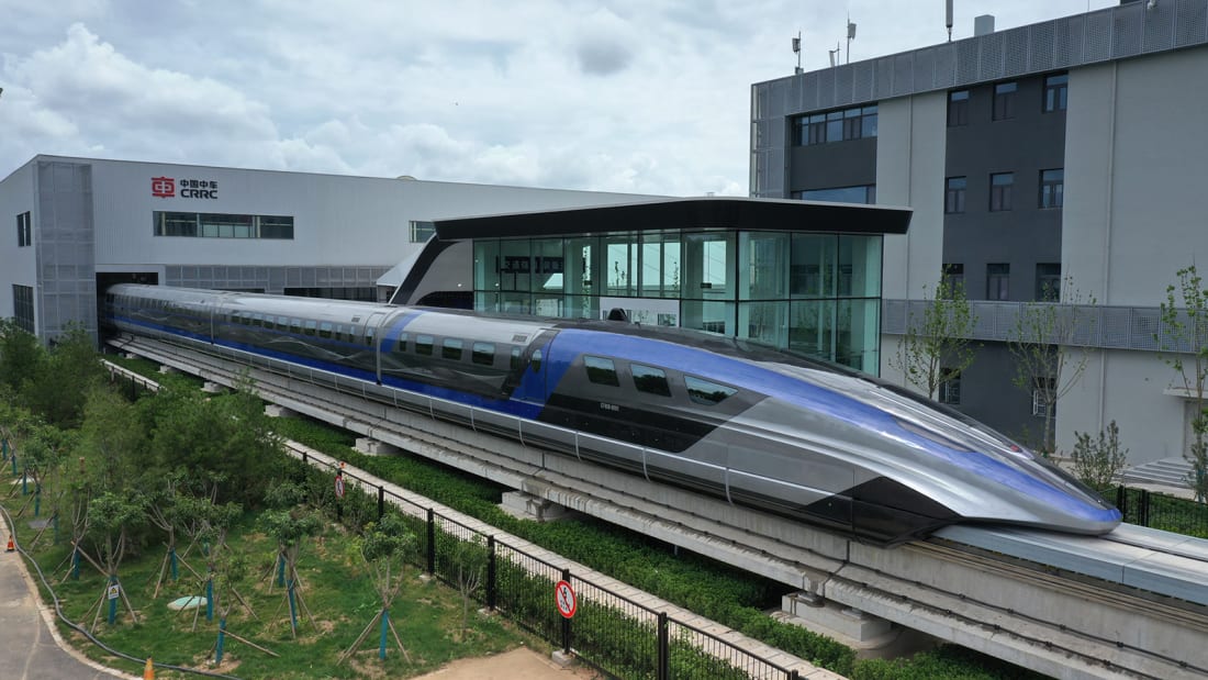Китай представил самый быстрый поезд в мире
