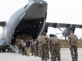 З Кабула почали вилітати військові евакуаційні літаки