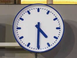 Страны ЕС не могут договориться о переводе стрелок часов