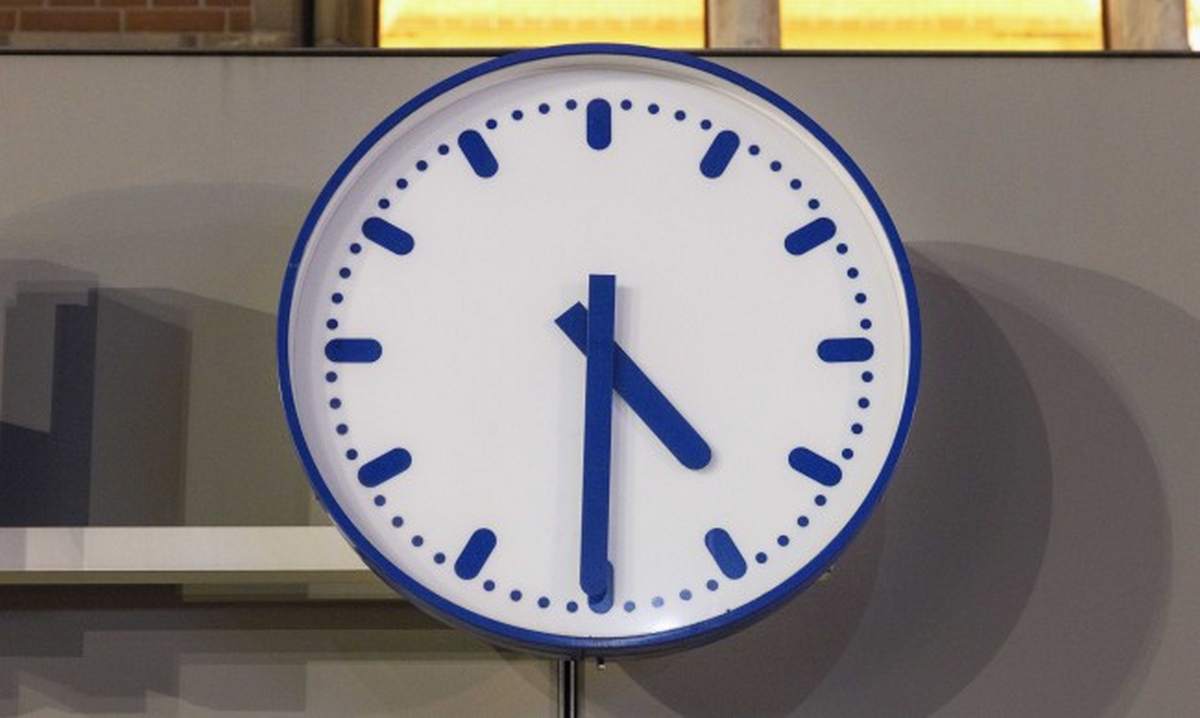 EU countries cannot agree on the translation of the clock hands