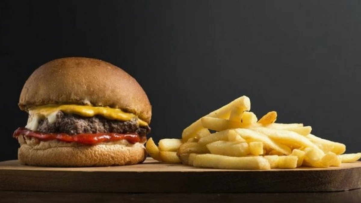 Влада міст Нідерландів хочуть заборонити McDonalds та інший фаст-фуд