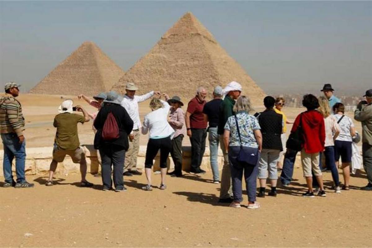 Egypt launches SMS service to help tourists