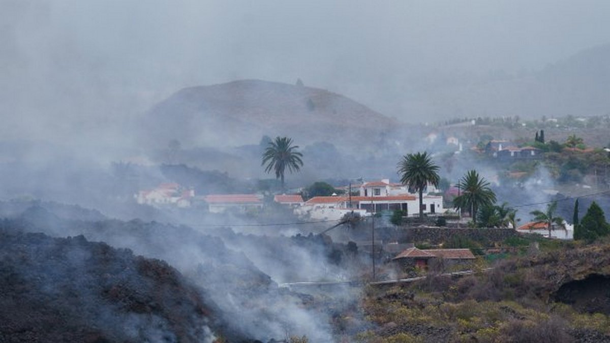 Іспанський вулкан викидає тонни діоксиду сірки, виверження може тривати 3 місяці