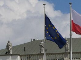 Польская правящая партия заговорила о Polexit: "Что если Польша выйдет из ЕС?"