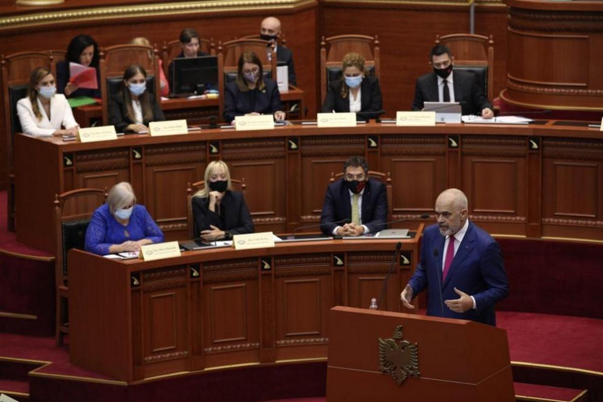 Албанія затвердила новий уряд, в якому домінують жінки