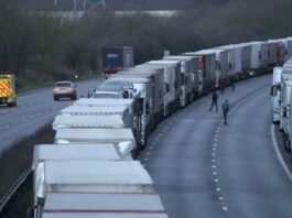 25-kilometer queue of trucks in Turkey awaits on the border with Bulgaria