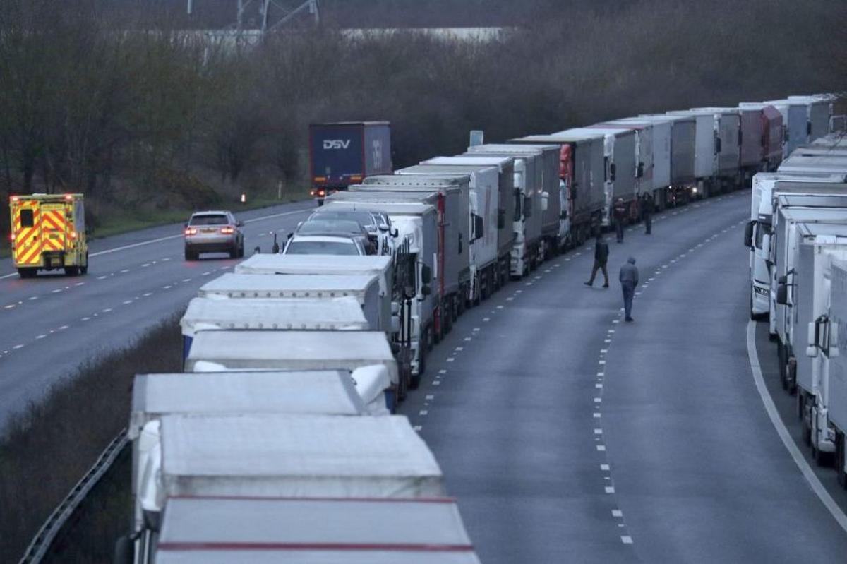 25-kilometer queue of trucks in Turkey awaits on the border with Bulgaria