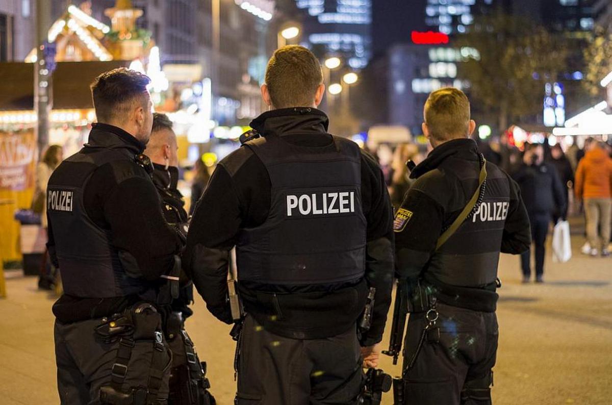 German police have warned of a terrorist attack on a synagogue