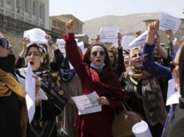 Афганские женщины протестуют в Кабуле в защиту прав женщин