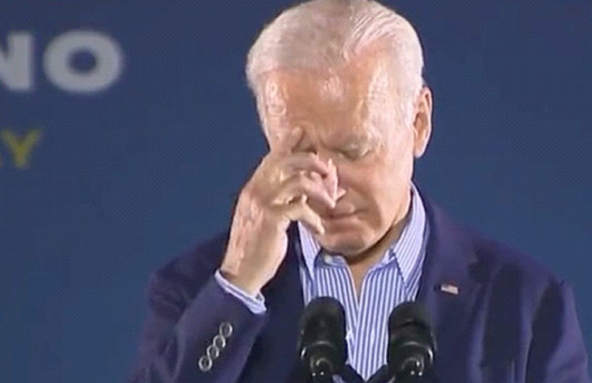 Biden at a rally in California mentioned Trump and crossed himself (Video)