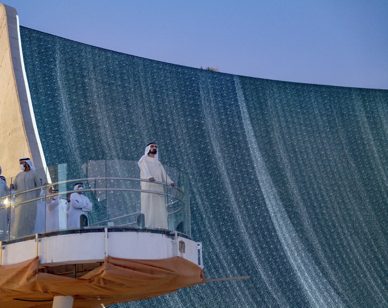 У Дубай побудували унікальний водоспад і «небесний» сад