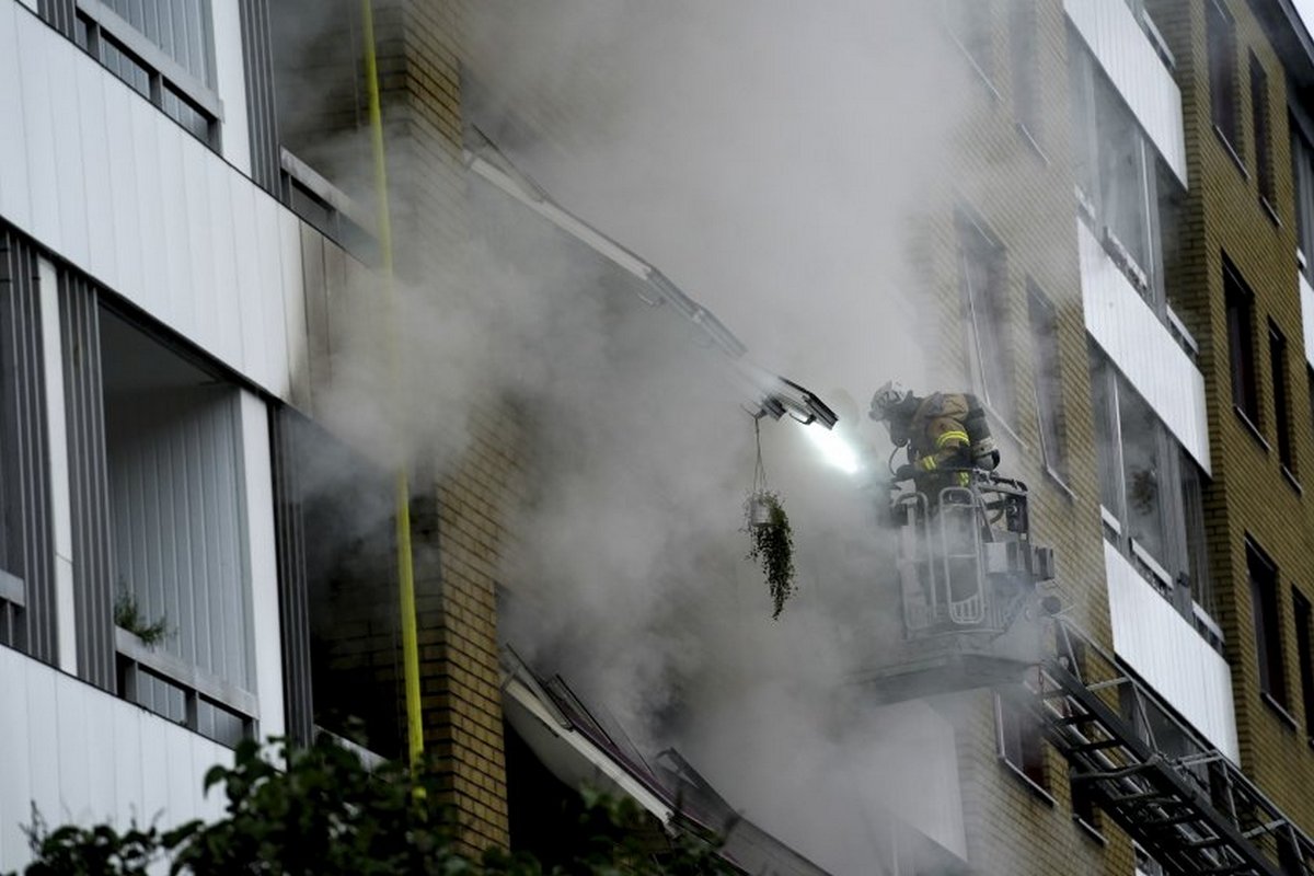 In Sweden, an explosion occurred in a residential building, at least 23 people were injured, 100 were evacuated