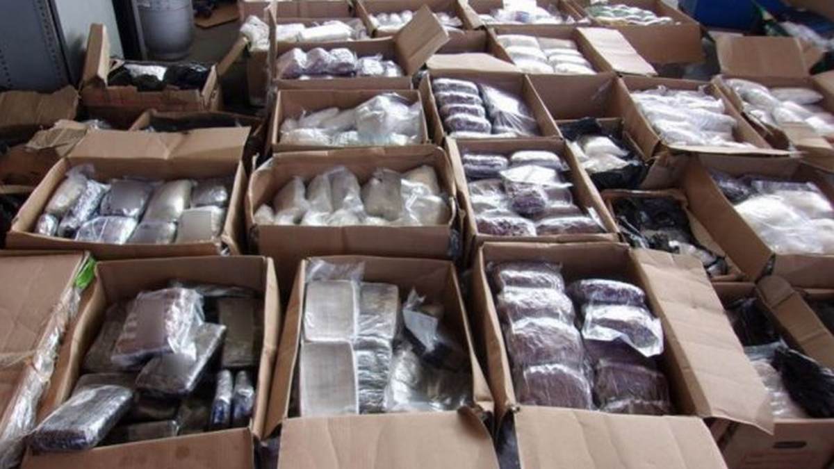In India, 3,000 kg of $ 2.7 billion worth of heroin was seized, belonging to the Taliban