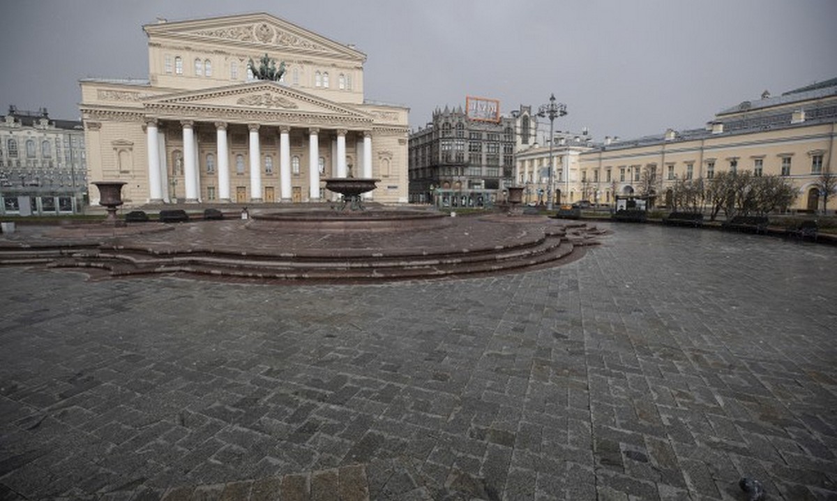 The scenery fell and killed the actor during a performance at the Bolshoi Theater