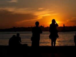 За добу в Туреччині зареєстровано понад 28 000 нових випадків зараження