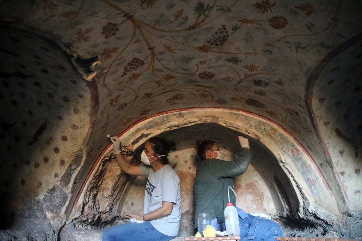 In Turkey, archaeologists have found 400 tombs about 1800 years old