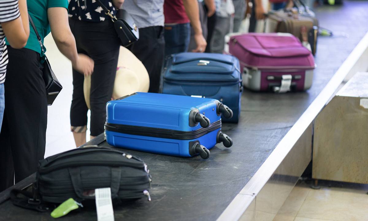 Став відомий хитрий трюк, що дозволяє пасажирам отримати свій багаж в аеропорту першими