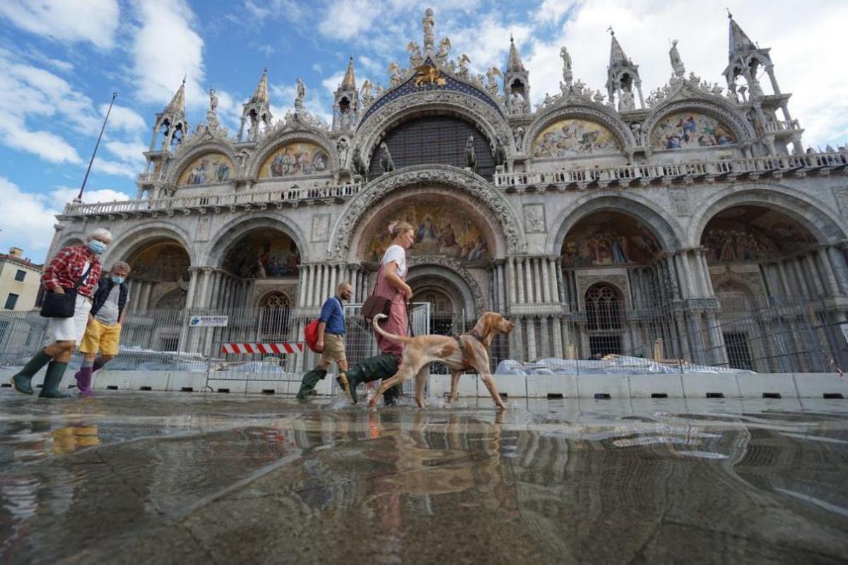Площадь Сан-Марко в Венеции затонула