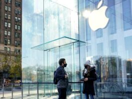 Посетитель Apple Store в Нью-Йорке зарезал охранника, который требовал надеть маску