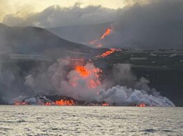 A new crater has opened on a volcano on the island of La Palma, flights have been canceled