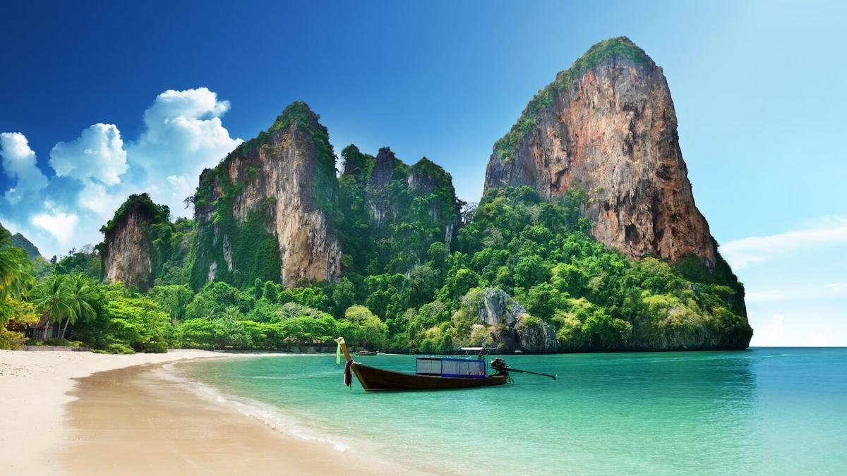 Авіакомпанії масово відмовляються від польотів до Таїланду, незважаючи на його відкриття для туристів